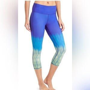 Athleta High Rise  Chaturanga Capri Leggings XS Blue Green Ombre Tie Dye